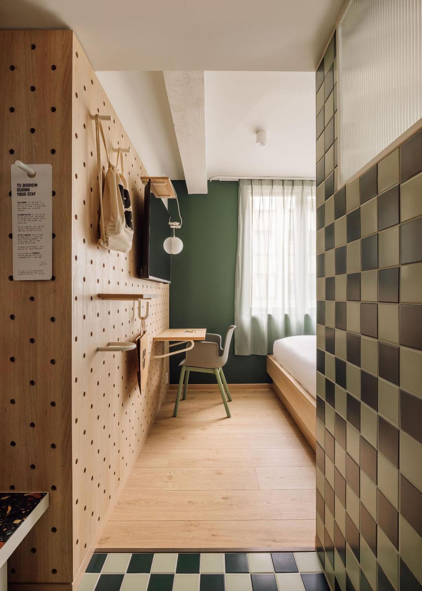 Standard Double Room,1743975650:JPEG